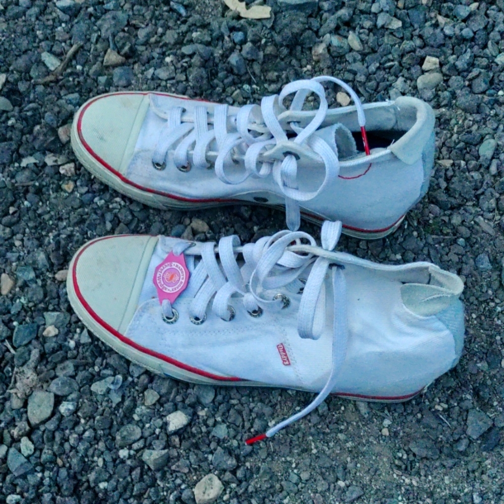 These are adorable tennis shoes...